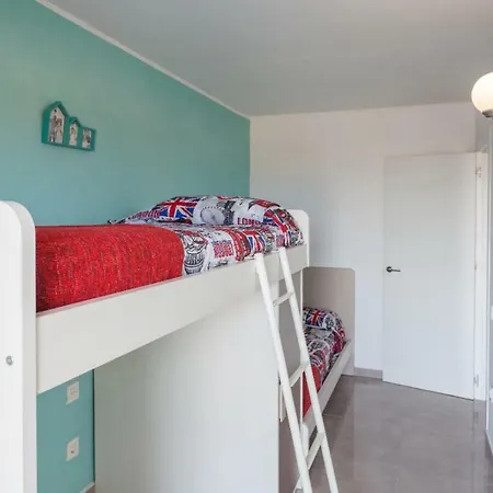 度假居 Gaudi House Modern Design Townhouse With Shared Pool. Free Wifi. 8pax